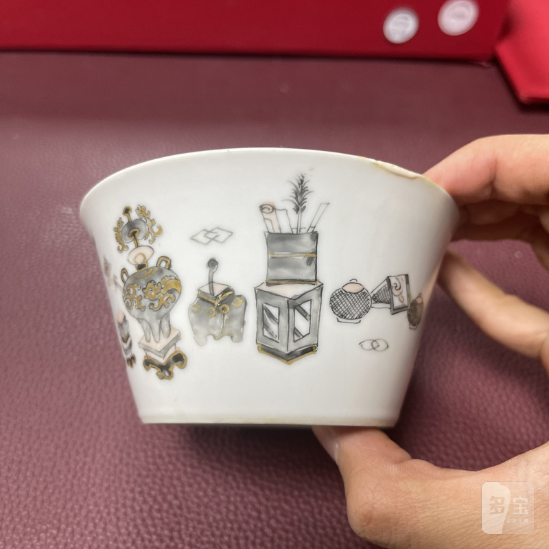 清雍正 墨彩描金博古图套杯一组 - 图36